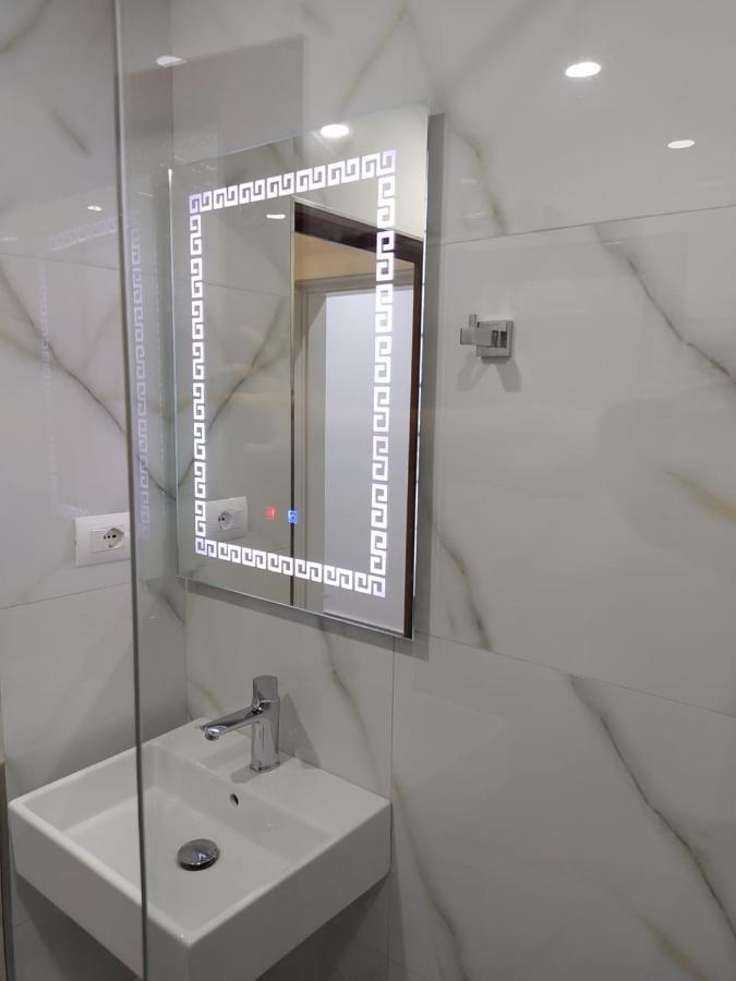 Hotel Elisabet Saranda Kültér fotó