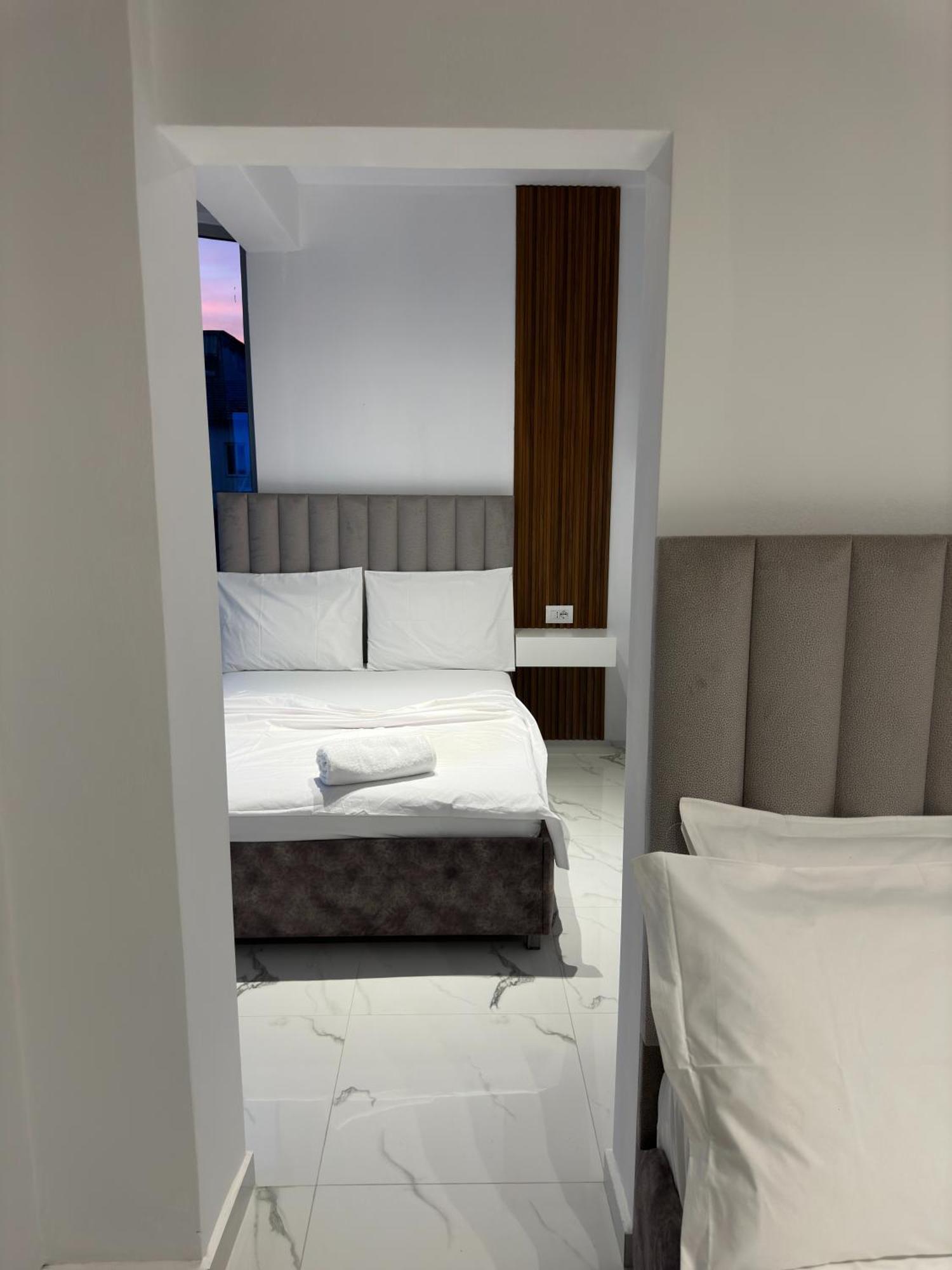 Hotel Elisabet Saranda Kültér fotó