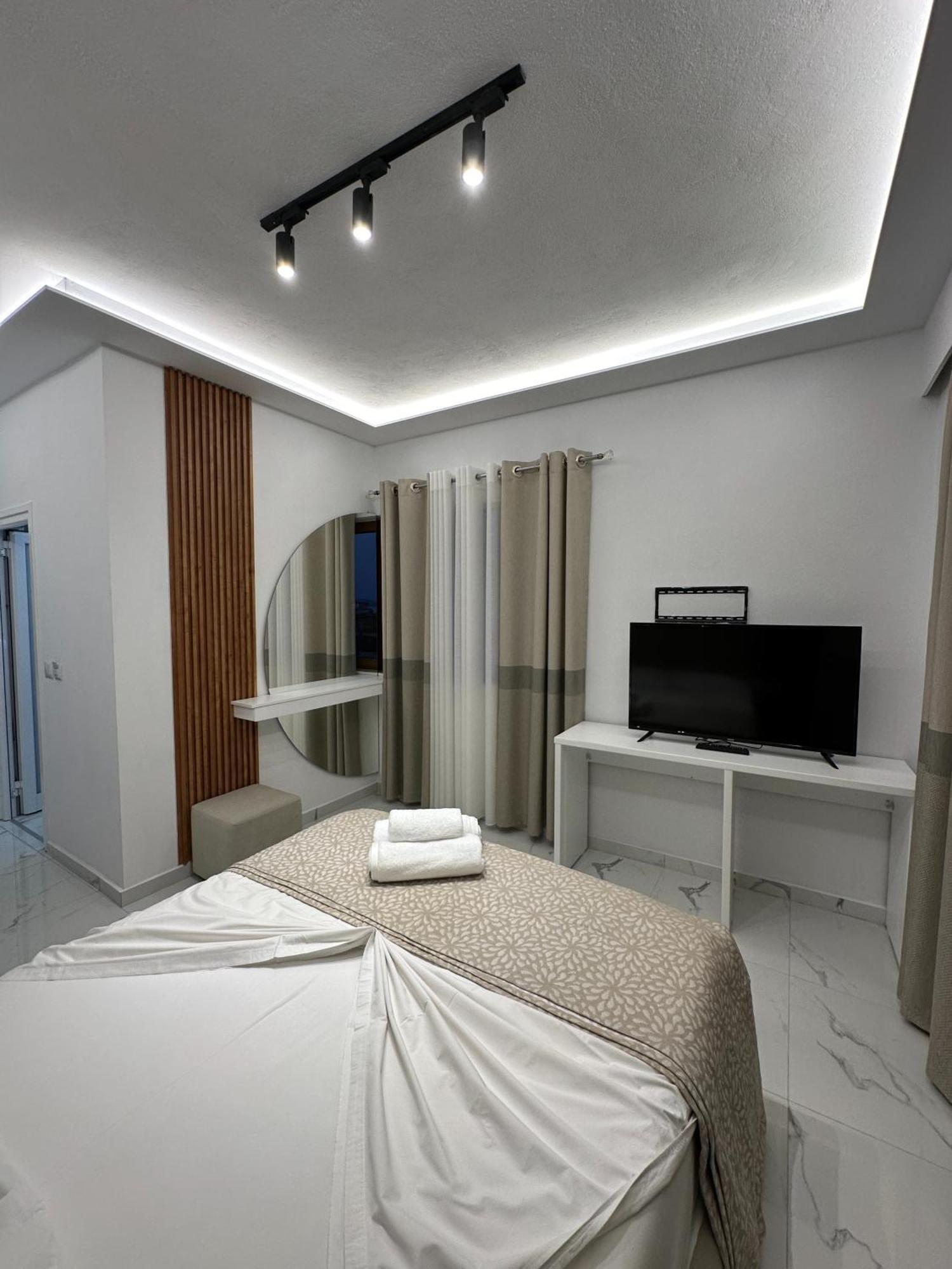 Hotel Elisabet Saranda Kültér fotó
