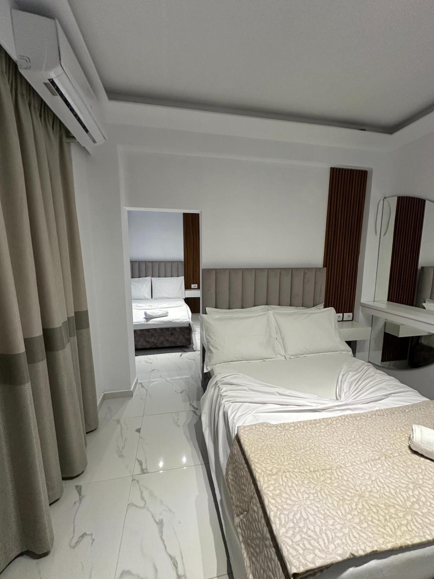 Hotel Elisabet Saranda Kültér fotó
