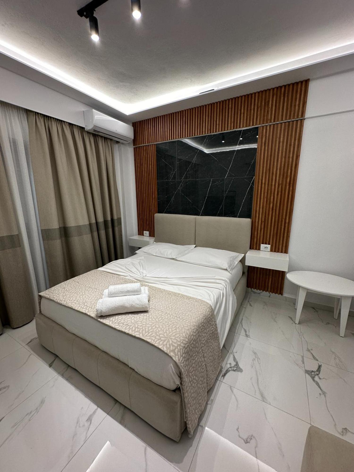 Hotel Elisabet Saranda Kültér fotó